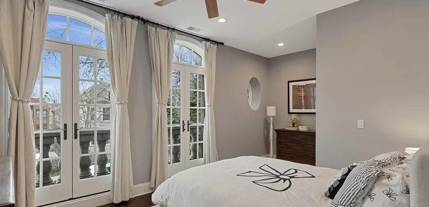 1314 W Barry Ave, Chicago, IL 60657