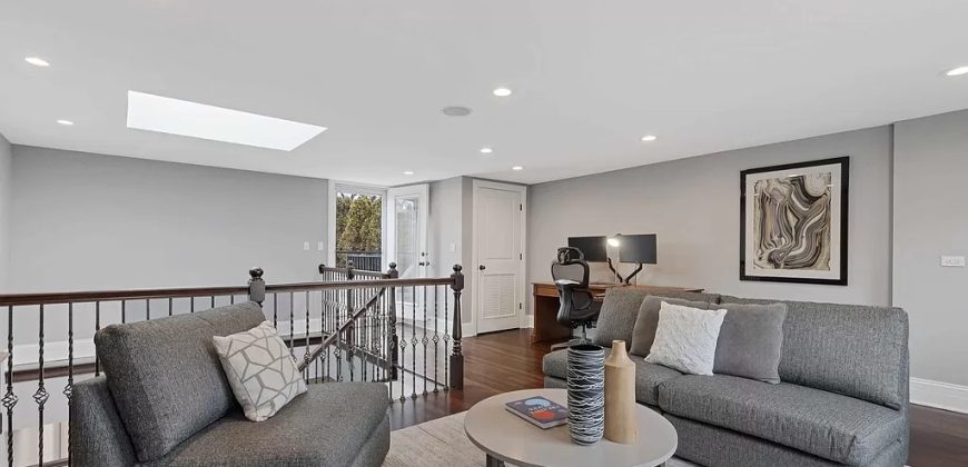 1314 W Barry Ave, Chicago, IL 60657