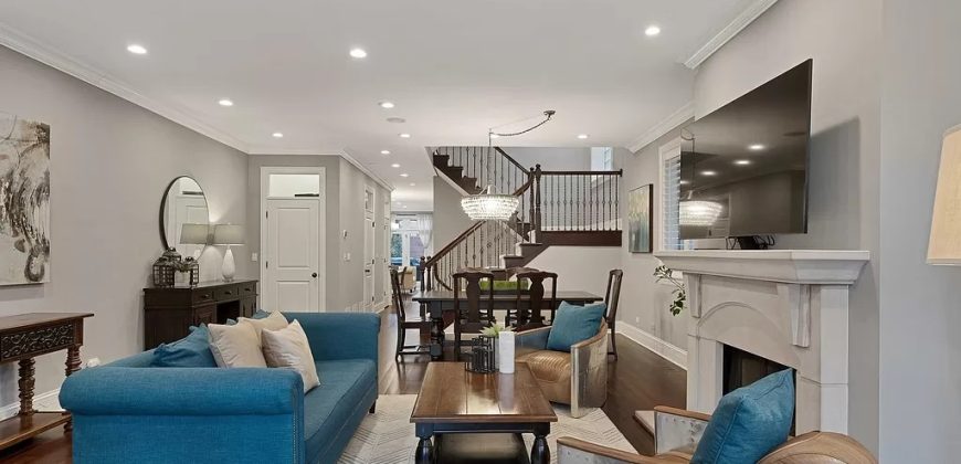 1314 W Barry Ave, Chicago, IL 60657