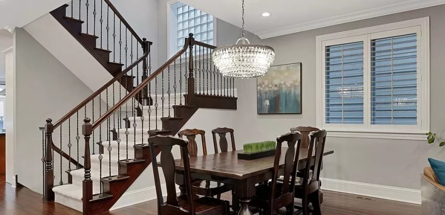 1314 W Barry Ave, Chicago, IL 60657