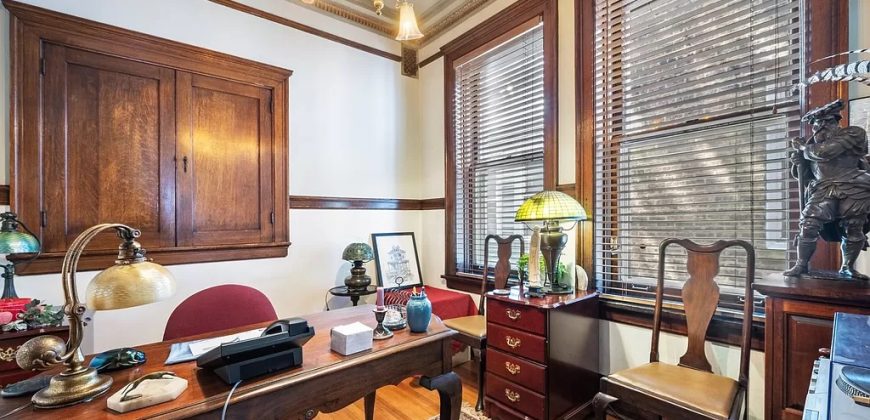 1314 W Barry Ave, Chicago, IL 60657