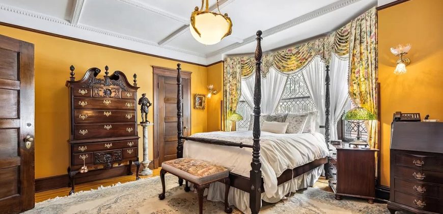 1314 W Barry Ave, Chicago, IL 60657