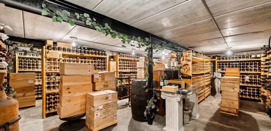 1314 W Barry Ave, Chicago, IL 60657