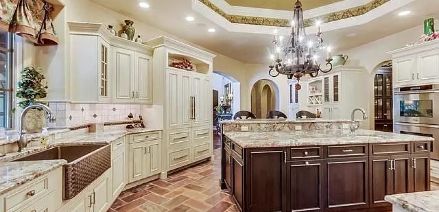 7S719 Donwood Dr, Naperville, IL 60540
