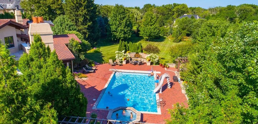 7S719 Donwood Dr, Naperville, IL 60540
