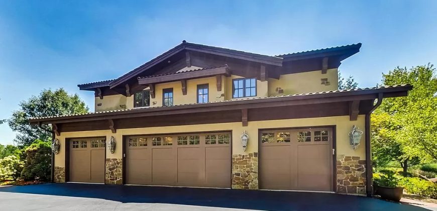 7S719 Donwood Dr, Naperville, IL 60540