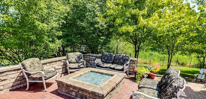 7S719 Donwood Dr, Naperville, IL 60540