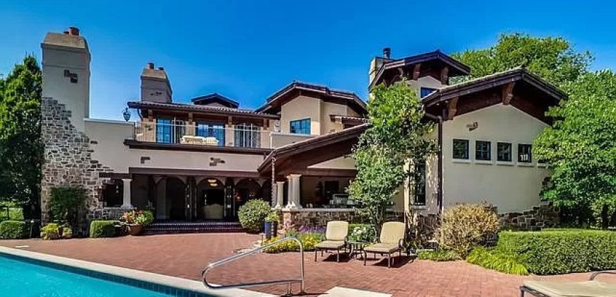 7S719 Donwood Dr, Naperville, IL 60540