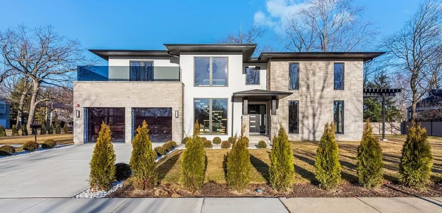260 Woodlawn Ave, Winnetka, IL 60093