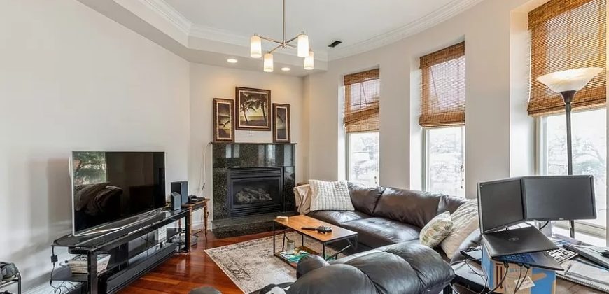 36 S Ashland Ave APT 204, Chicago, IL 60607