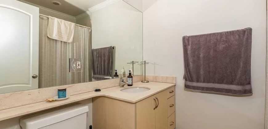 36 S Ashland Ave APT 204, Chicago, IL 60607