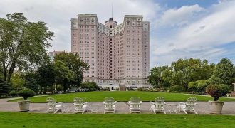 5555 N Sheridan Rd APT 1916, Chicago, IL 60640