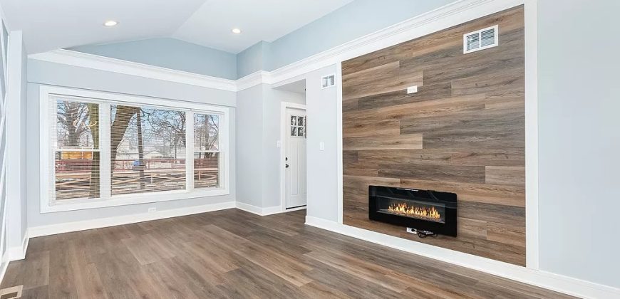 33 E 121st St, Chicago, IL 60628
