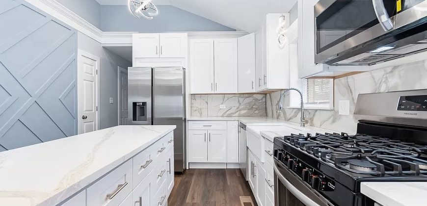 33 E 121st St, Chicago, IL 60628