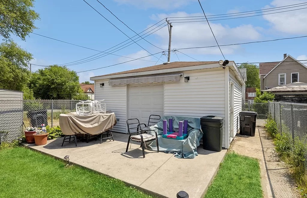 6751 S Bishop St, Chicago, IL 60636