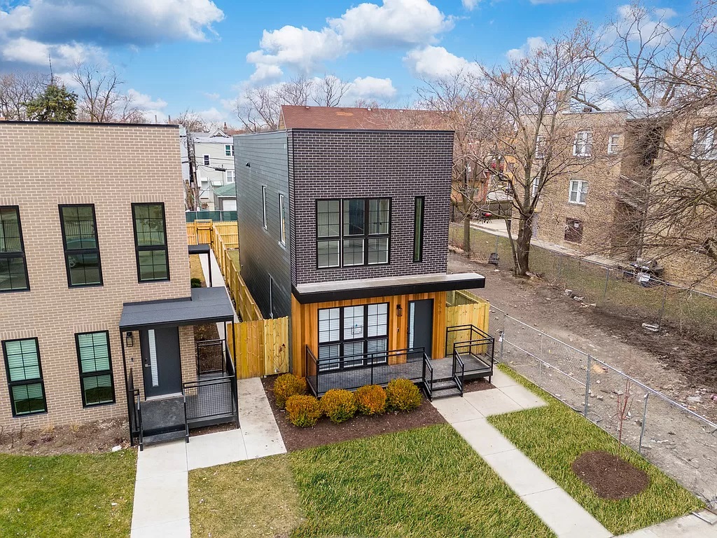 650 N Ridgeway Ave, Chicago, IL 60624