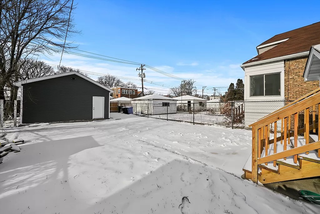 7530 S Vernon Ave, Chicago, IL 60619