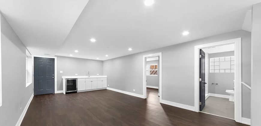8300 S Prairie Ave, Chicago, IL 60619